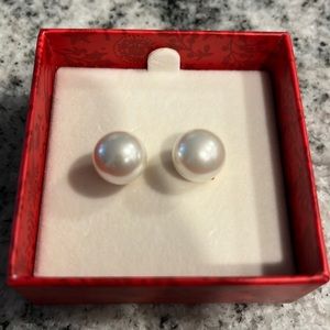 NIB Talbots pearl earrings